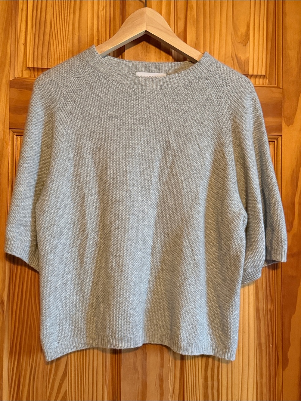 Bianco & Blu Light Gray Women's Short-Sleeve Fine Knit Italian Wool Sweater